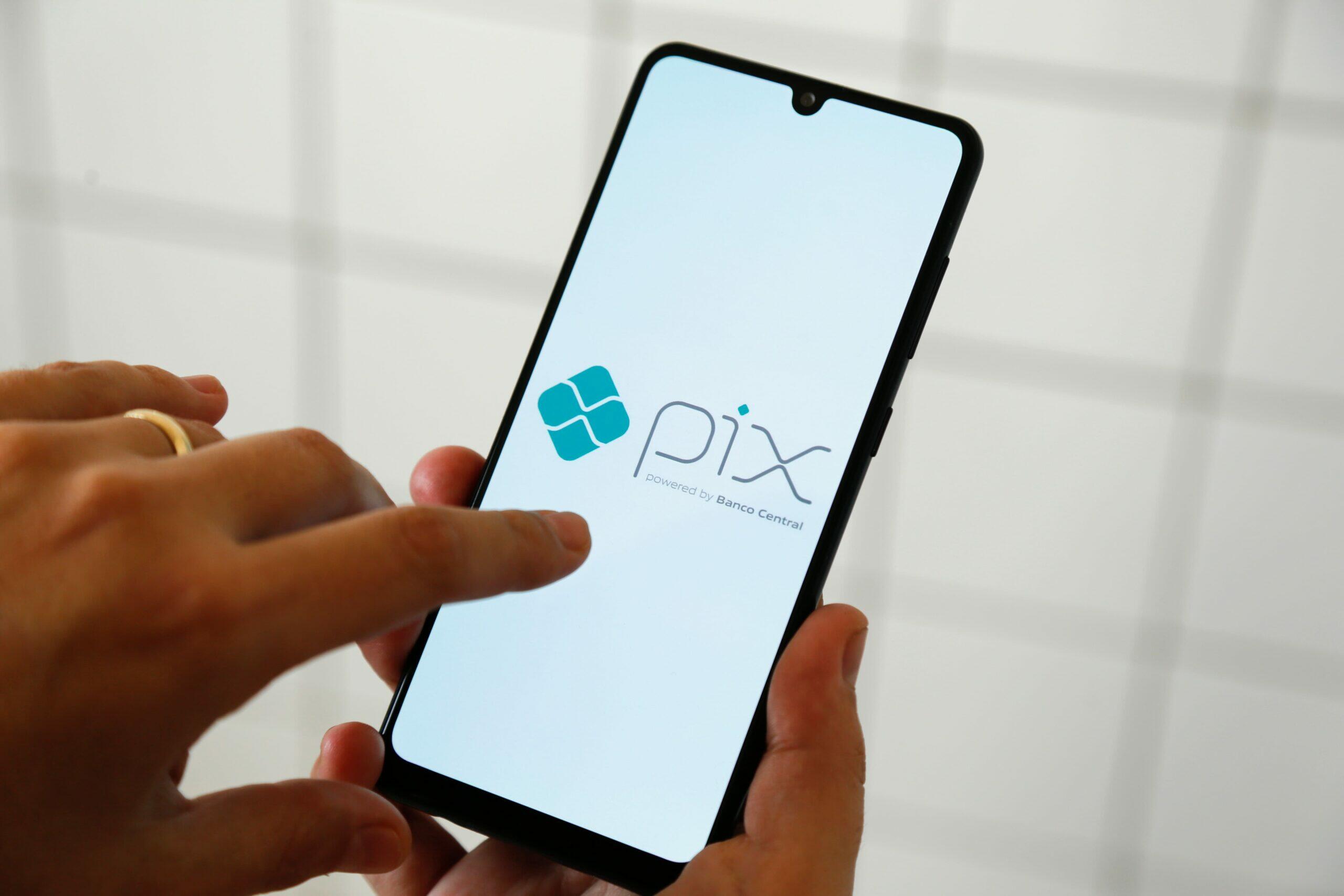 Agora é via PIX: tecnologia que agiliza pagamentos nas fronteiras logísticas