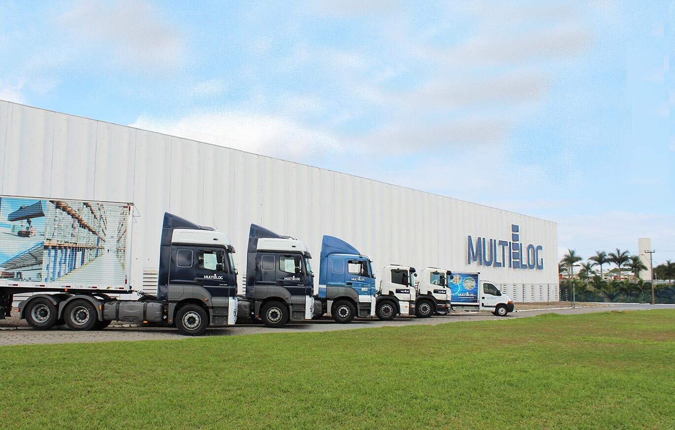 El Player logístico realiza el transporte de carga en convoy con más de 60 camiones