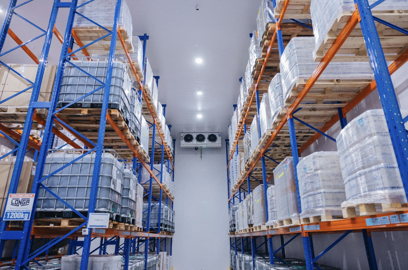 Armazenagem de produtos farmacêuticos: riscos comuns e como evitá-los com soluções alfandegadas especializadas